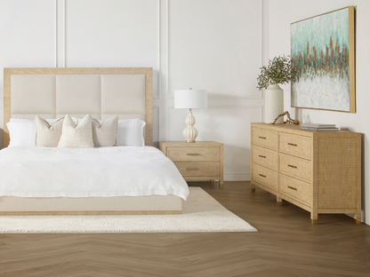 Lit Bacara Modern Classic en bois beige capitonné - Naturel - Queen