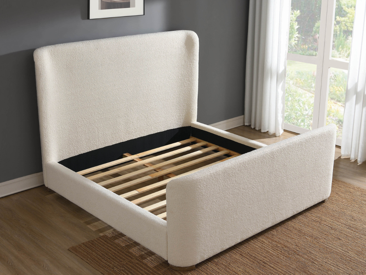 Lit traîneau en tissu bouclé Luciano de JoJo Fletcher - King - Ivoire