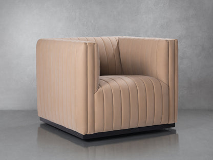 Fauteuil pivotant à canaux en cuir pleine fleur Vail