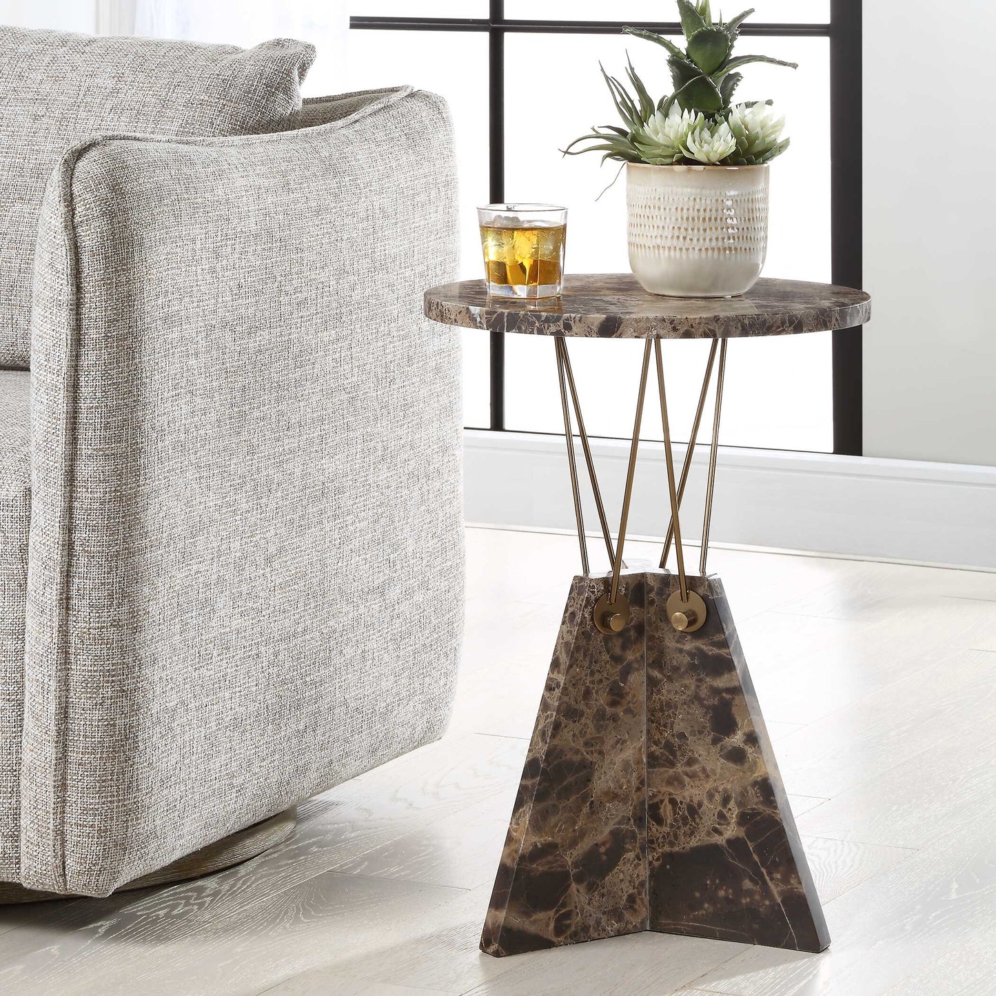 Table d'appoint en marbre Levitate d'Abbyson Home