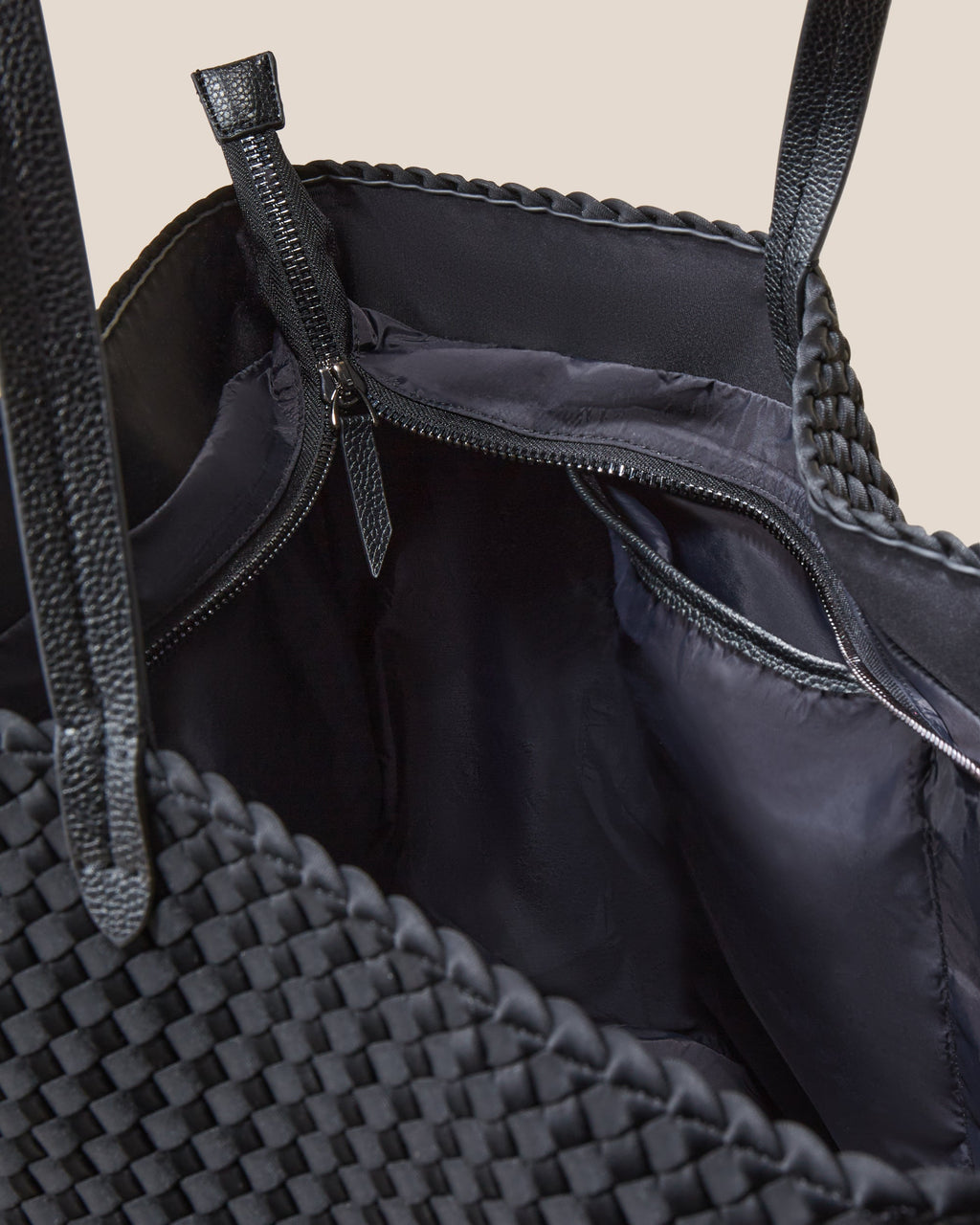 Weekender Genève | Onyx