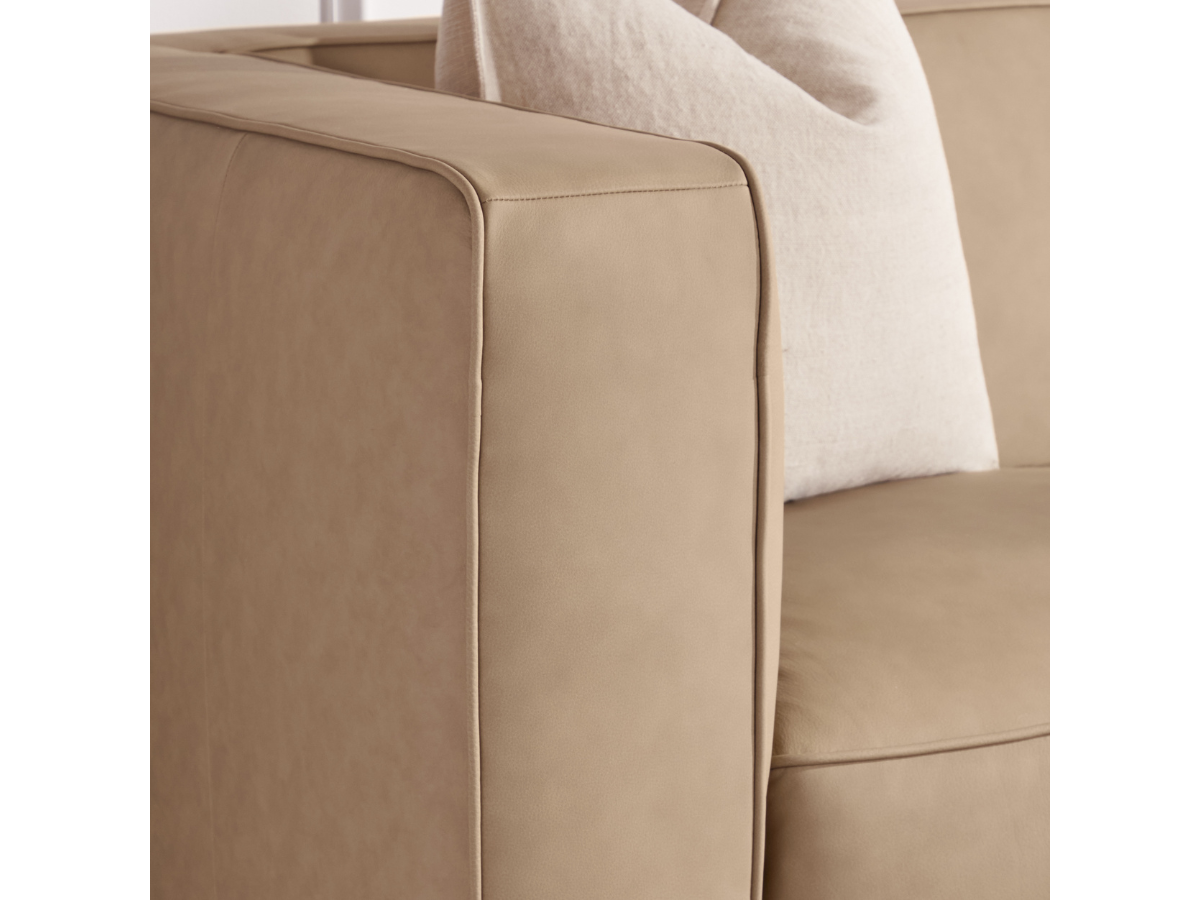 Fauteuil en cuir nubuck Matteo de JoJo Fletcher - Saddle